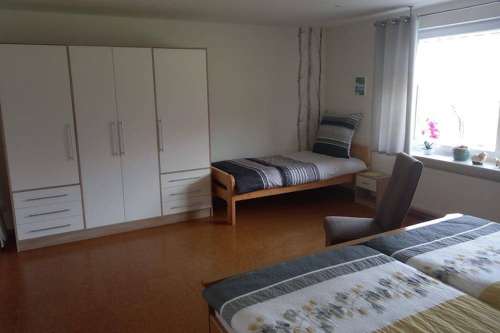 Ganze Wohnung, Ferienwohnung in ruhiger, ländlicher Lage in Großefehn, Landkreis Aurich