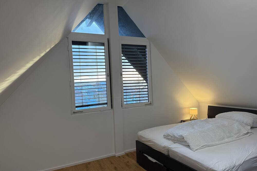 Ferienhaus mit Pool und Ausblick 20 min von Stuttgart Flughafen & Messe in Nürtingen, Landkreis Esslingen