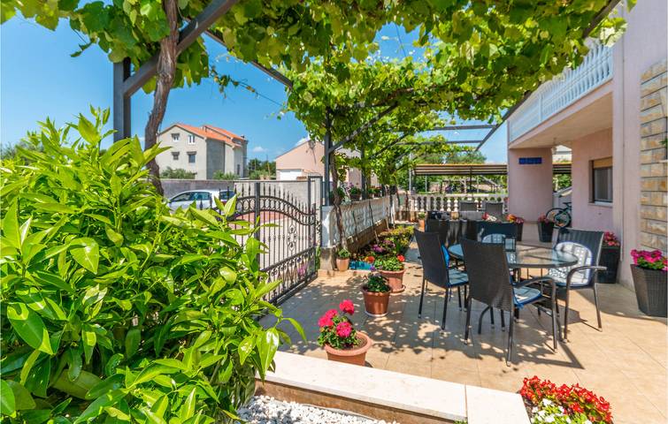 Ferienwohnung für 3 Personen, mit Terrasse und Garten in Biograd na Moru - 3