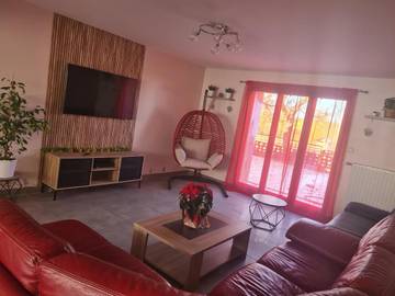 Gîte pour 10 personnes, avec terrasse et vue à Lahayville