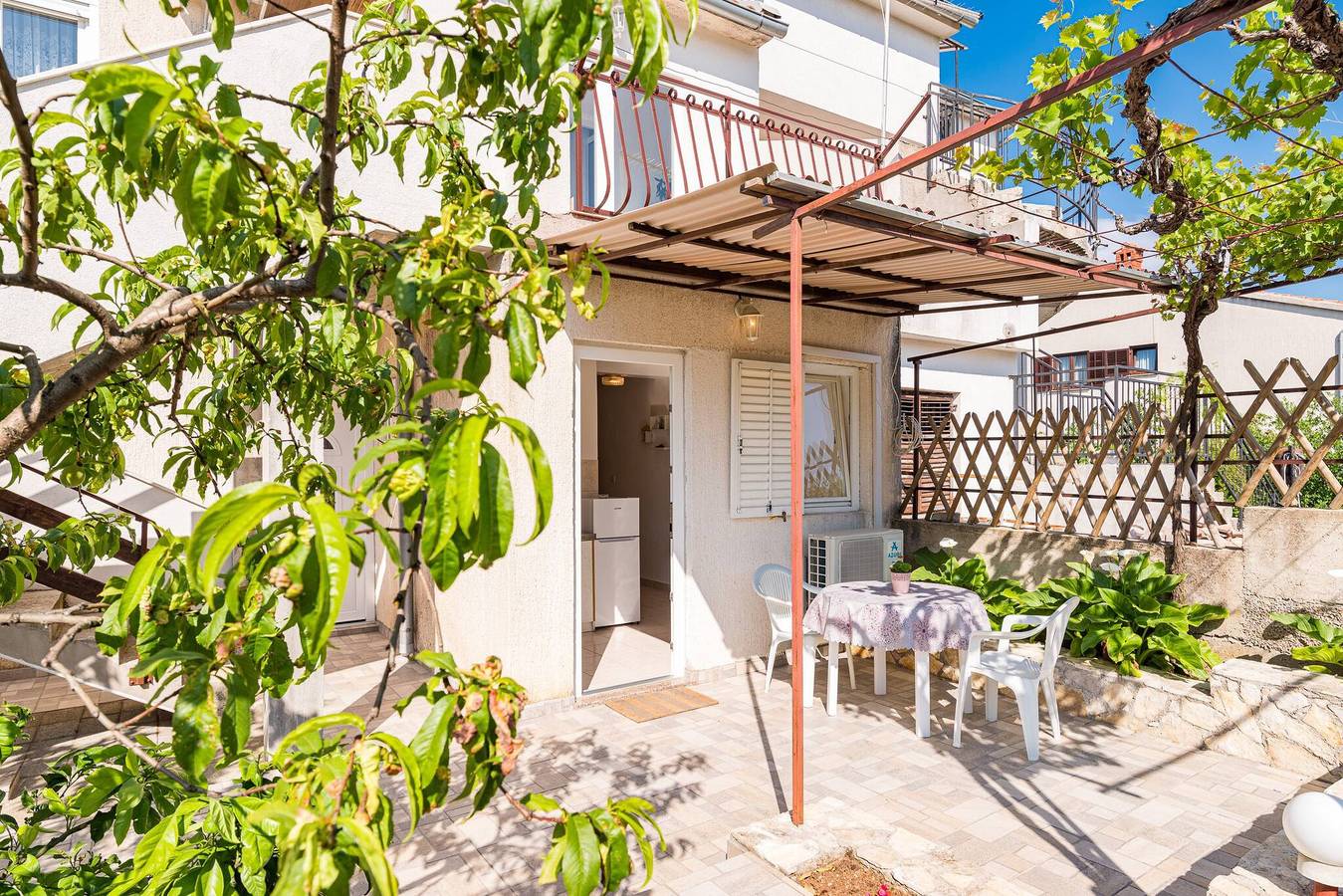 Ganzes Studio, Apartments Jagoda - studio apartment in Sibenik, Šibenik-Knin