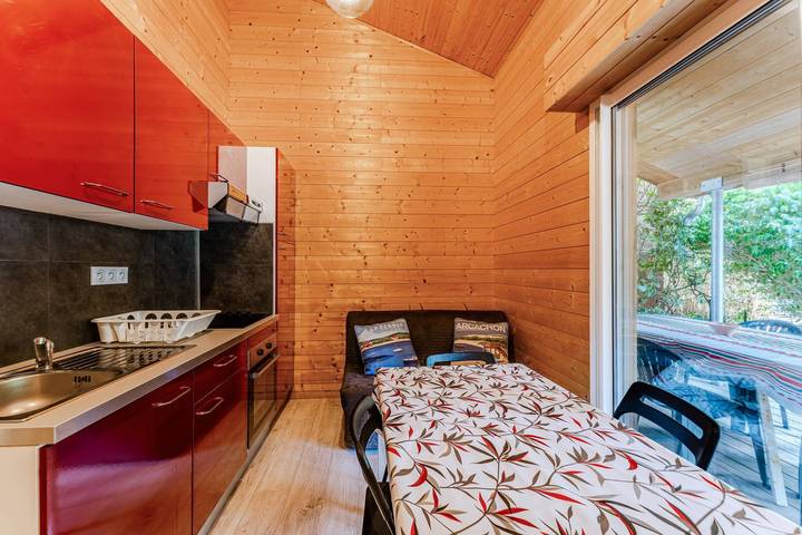 Casa vacacional «La Cabane 2 - Bassin d’Arcachon» con piscina compartida y jardín privado in Gujan-Mestras, Region de Arcachon