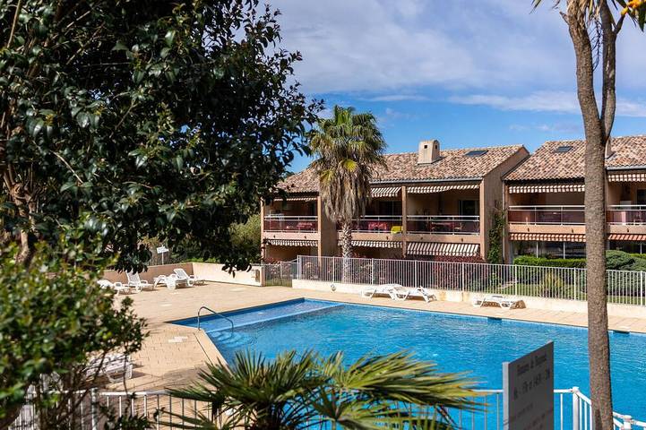 Location de vacances pour 5 personnes, avec piscine à Le Pradet
