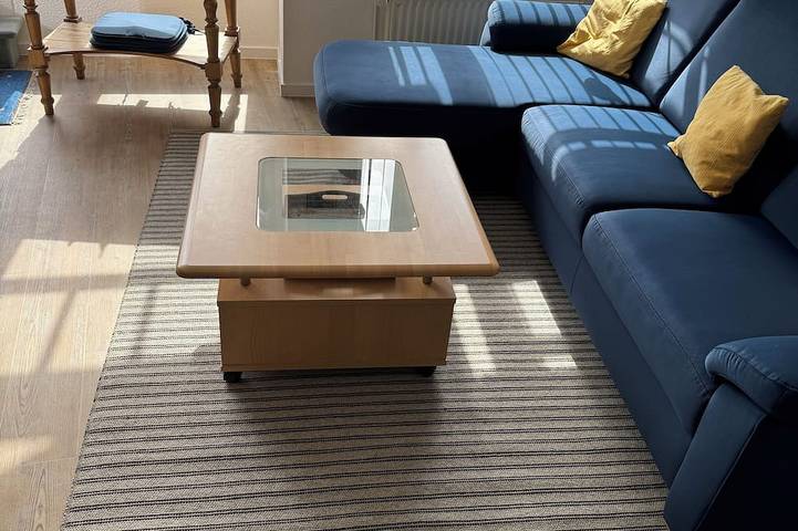 Apartamento entero, Muy acogedor, con piscina, sauna, vista al lago, ascensor y 1 silla de playa, WiFi. in Dorum-Neufeld, Dorum