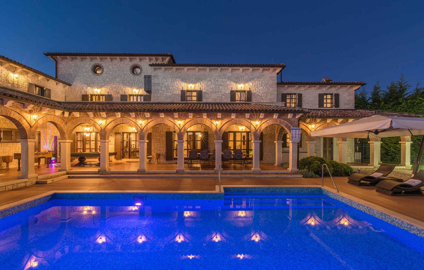 Villa mit toller Ausstattung, Meerblick, Pool und Jacuzzi  in Općina Višnjan, Zentralistrien