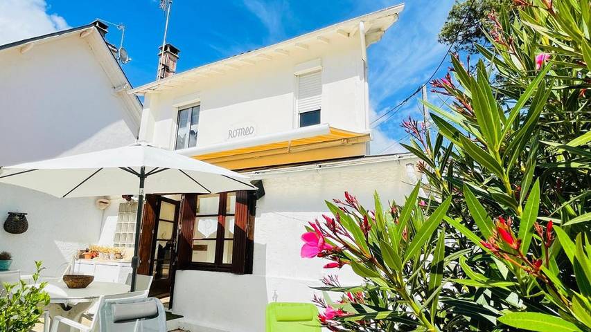 Location de vacances pour 4 personnes, avec balcon dans Plage de Vallières