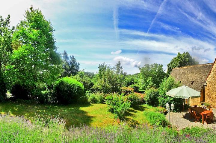 Location de vacances pour 6 personnes à La Chapelle-Aubareil