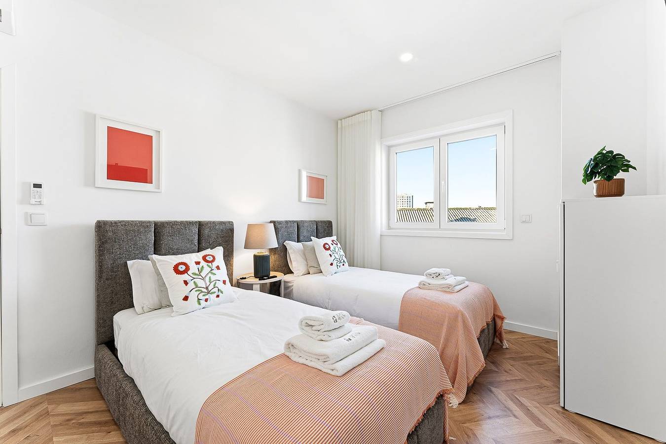 Apartamento entero, Apartamento de vacaciones para 6 personas con balcón in Oporto, Distrito de Porto