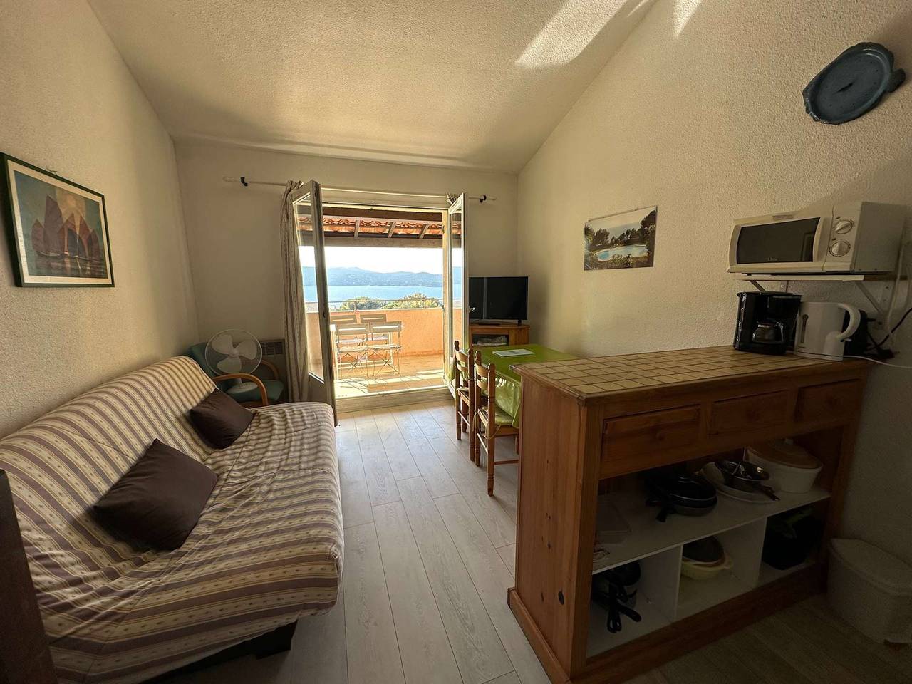 Apartamento vacacional entero, Vue mer, résidence avec piscine, tennis, parc pour enfants in Saint-Mandrier-sur-Mer, Region de Toulon