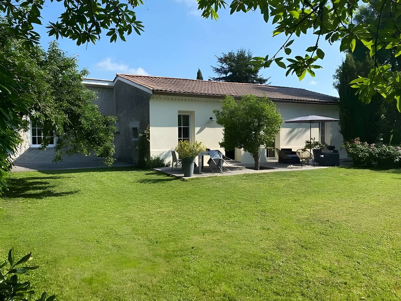 Comfortable House at the Gates of the Médoc, Quiet Area in Arsac, Lesparre-Médoc region