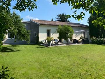 Gîte pour 4 personnes, avec jardin à Arsac