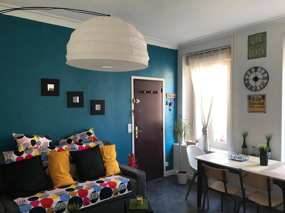 Appartement entier, Studio with Sofa Bed in Milly-la-Forêt, Parc naturel régional du Gâtinais français