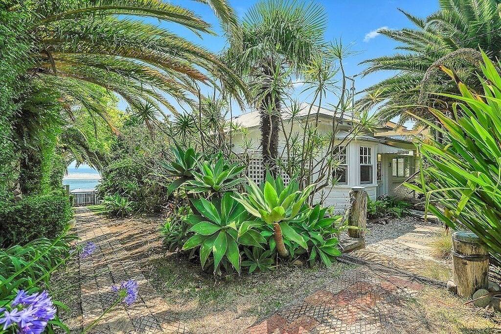 Holiday Home for 11 People in Huskisson, Jervis Bay