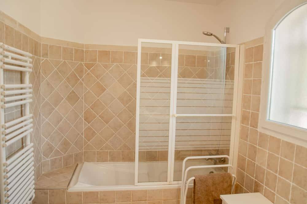Child-friendly villa with garden, airco and pool in Les Arcs (Var), Region de Draguignan