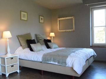 Gîte pour 8 personnes, avec jardin et terrasse, animaux acceptés à Bertrix