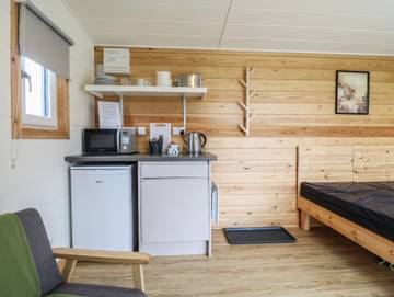 Hut for 3 People in Sherwood Forest, Nottinghamshire, Photo 4