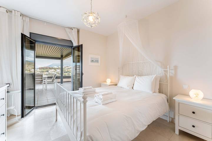 Entire apartment, Hoyo 4 | Golf Resort Views Terrace Apartment Pools in Royal Flamingos Golf Resort, Benahavís