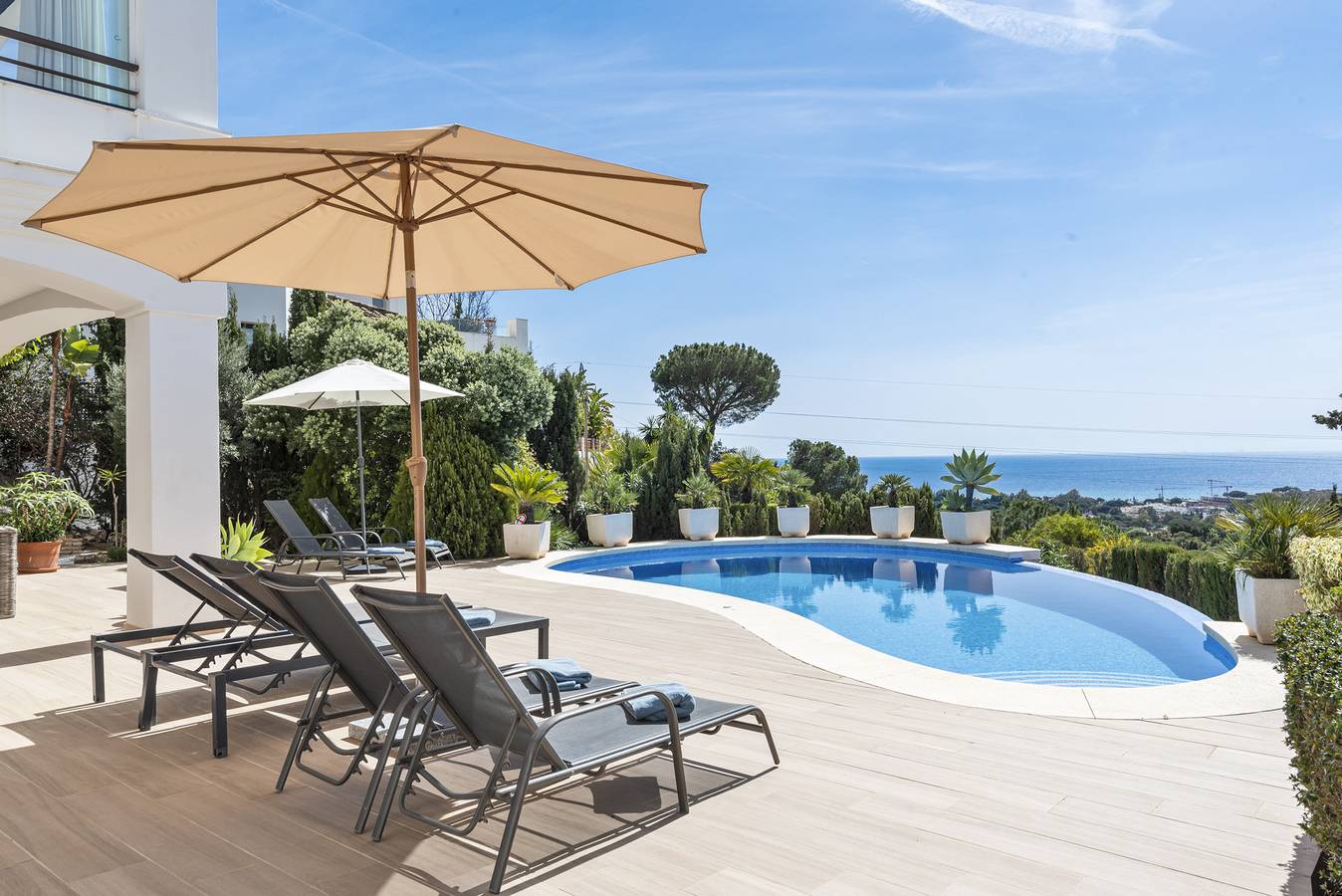 Beach House for 8 People in Elviria, Marbella