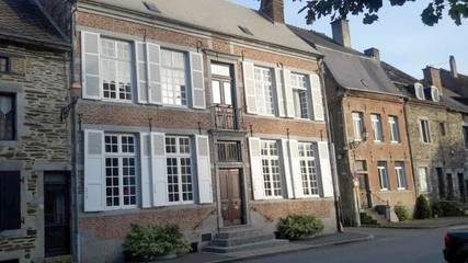 Maison de vacances pour 10 personnes, avec jardin ainsi que vue et piscine, animaux acceptés dans les Ardennes