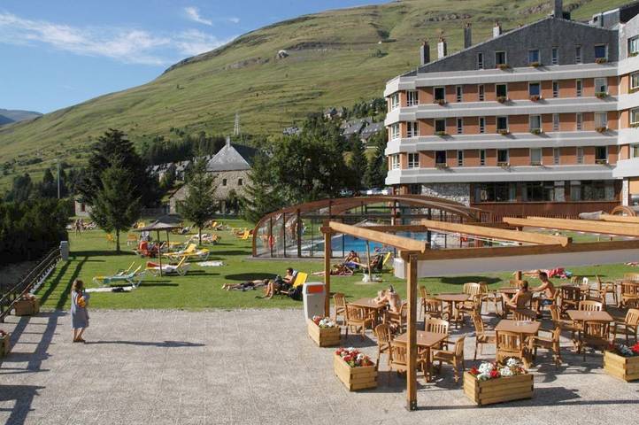 Hotel para 2 personas, con jardín y sauna además de jacuzzi y piscina - 1