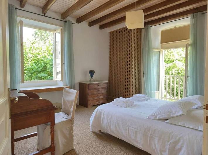 Location de vacances pour 8 personnes, avec Terrasse et Jardin à Les Quatre-Routes-du-Lot