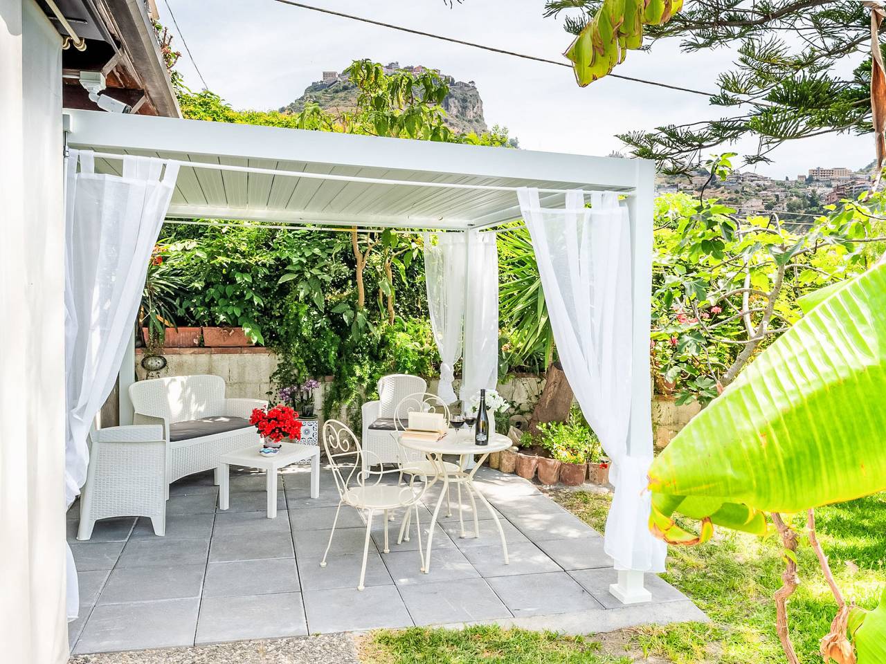 Apartamento vacacional entero, Feiertageora - Graziella's Garten - Atelier in Taormina, Provincia de Messina