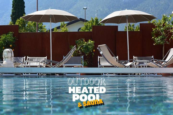 Hôtel pour 2 personnes, avec jacuzzi et sauna ainsi que jardin et piscine
