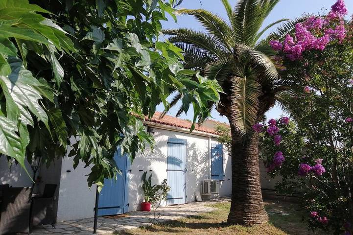 Location de vacances pour 6 personnes, avec jardin à Canohès