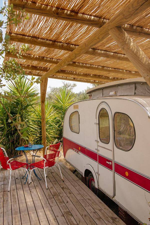 Gîte pour 2 personnes, avec Terrasse ainsi que Jardin et Vue dans Troviscais