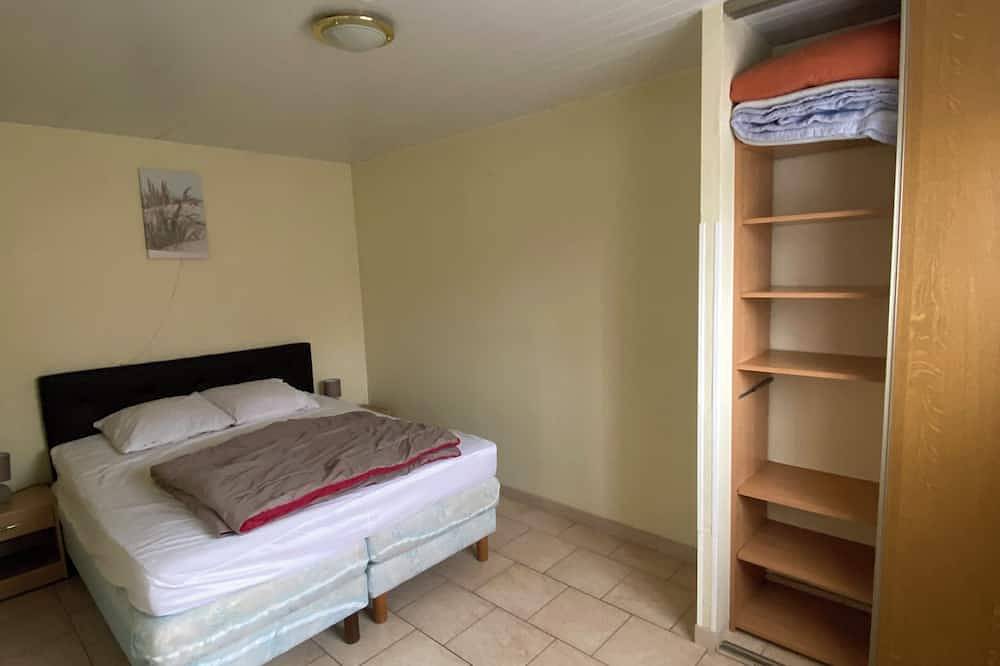 Apartamento entero, T2 ground-floor apartment 2.5kms from town center and casino. in Saint-Amand-les-Eaux, Región de Valenciennes