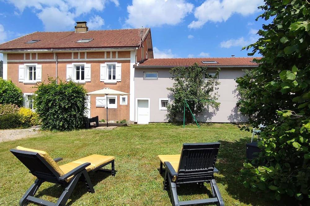 Appartement entier, Gîte cosy avec jardin privé – Au pied des Hautes Vosges in Saint-Amé, Région d'Épinal