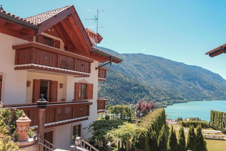 Gîte pour 8 personnes, avec vue sur le lac ainsi que jardin et vue à Molveno - 2