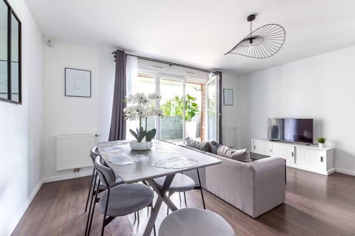 Apartament wakacyjny dla 6 osób, z widok i taras oraz widok na jezioro w Île-de-France