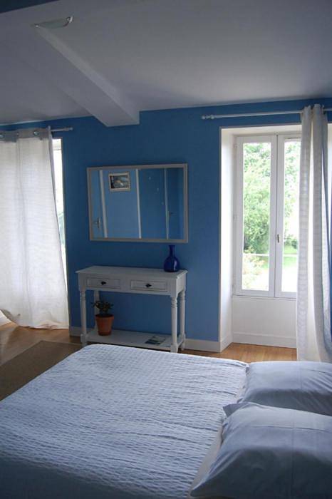 Deluxe Double Room with Shower in Vertheuil, Parc naturel régional du Médoc