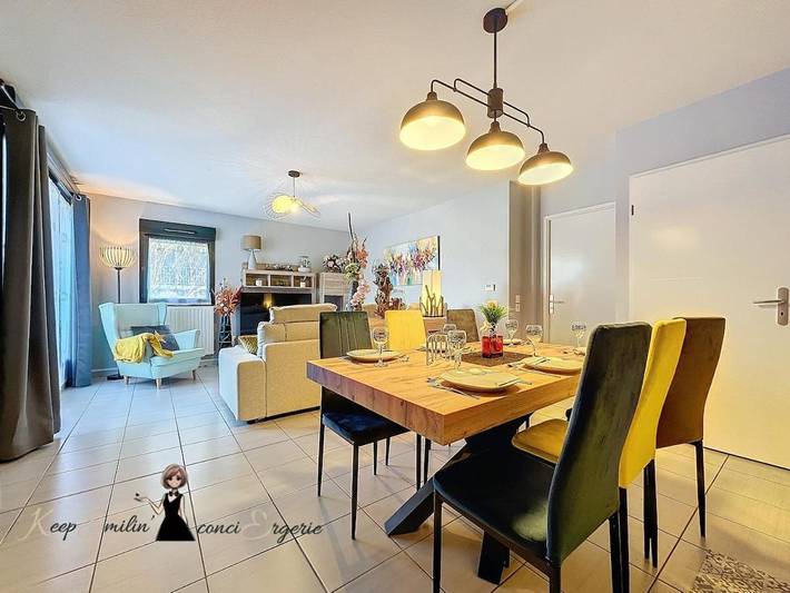Gîte pour 6 personnes, avec Terrasse à Lons