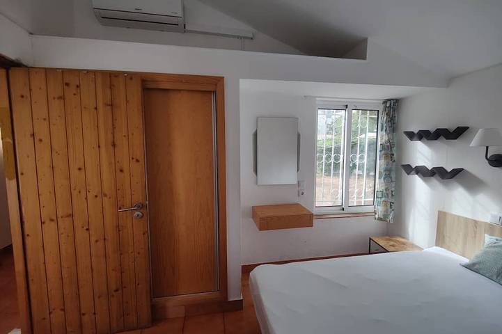 Quiet location, 5 min from Oura strip, 15 min walk from the beach. Golf nearby. in Albufeira e Olhos de Água, Faro Distrikt