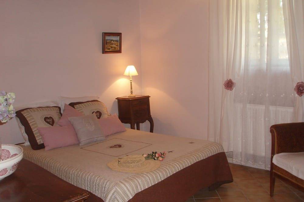 Espace, confort, déco soignée. Maison en pierre, proche village classé in Castelsagrat, Tarn-et-Garonne