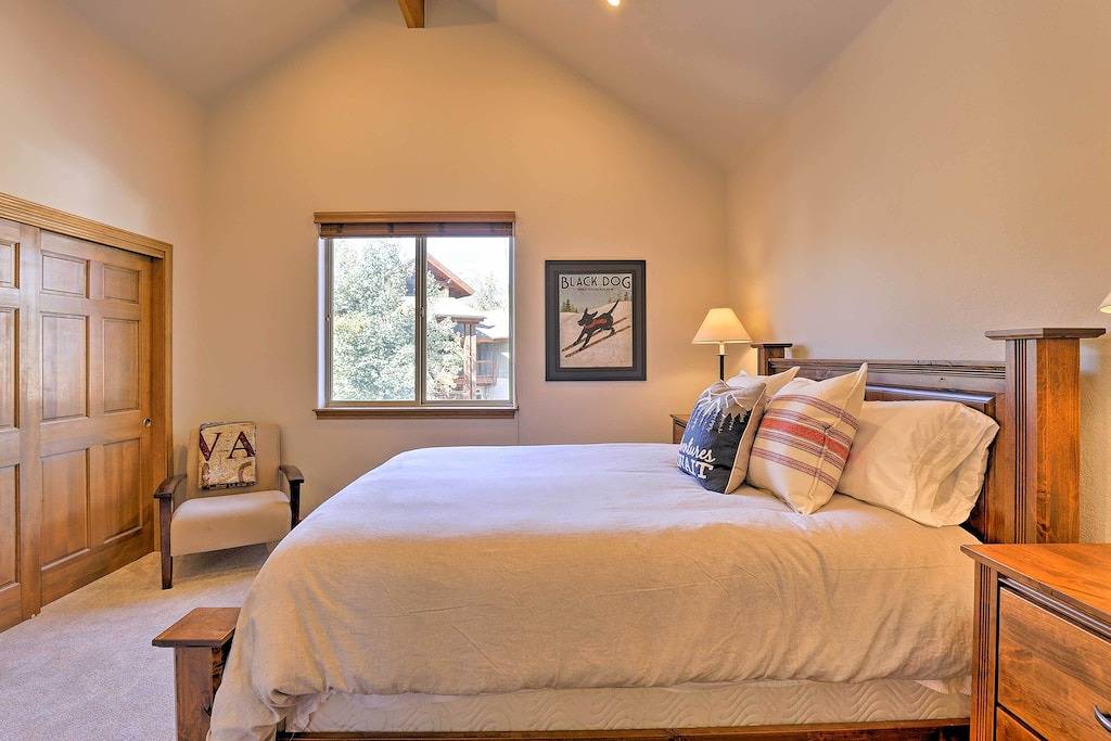 Ganze Wohnung, Neu! Chic Silverthorne Condo, Schritte zum Blue River! in Silverthorne, Arapaho and Roosevelt National Forests