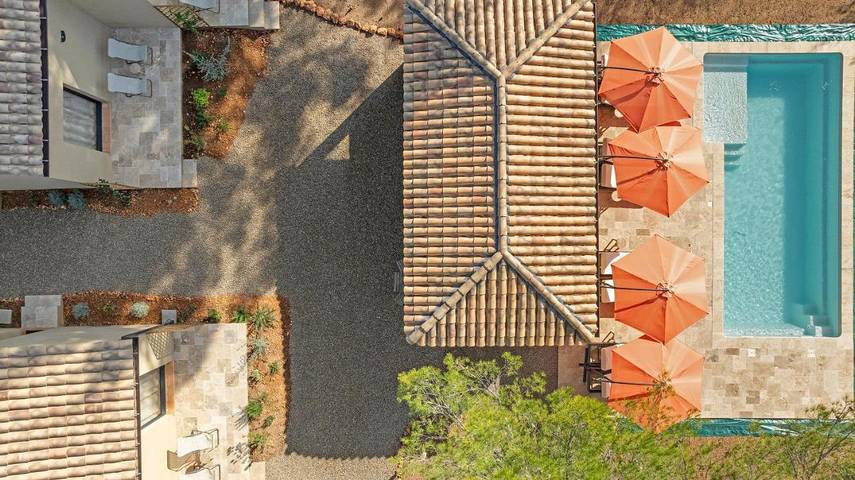 Chambre d’hôte pour 2 personnes, avec piscine et vue ainsi que jardin et balcon à Cotignac - 2