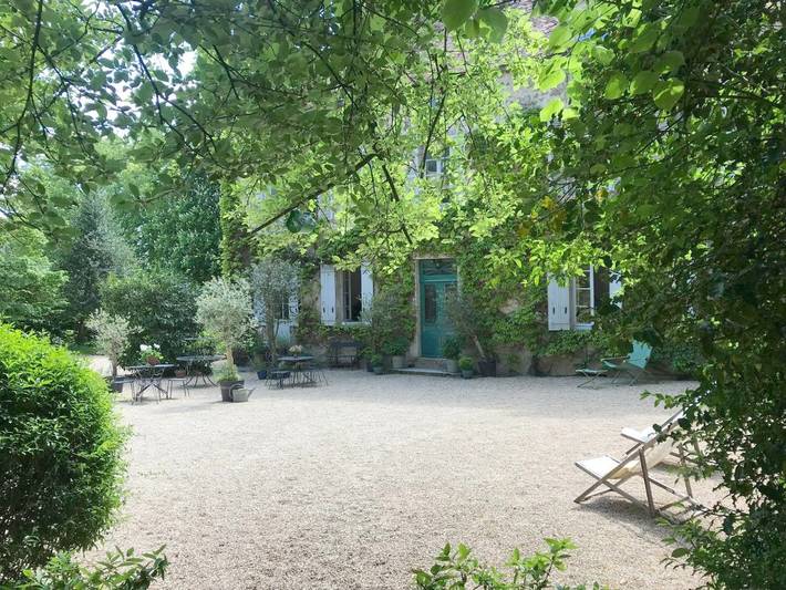 Chambre d’hôte pour 3 personnes, avec terrasse et jardin, animaux acceptés à Semur-en-Auxois - 2
