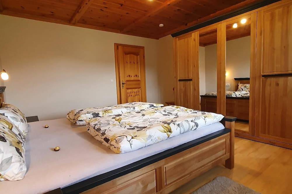 Apartamento inteiro, Apartamento para não fumadores (88sqm) com acesso Wi-Fi gratuito in Arnbruck, Baviera Oriental