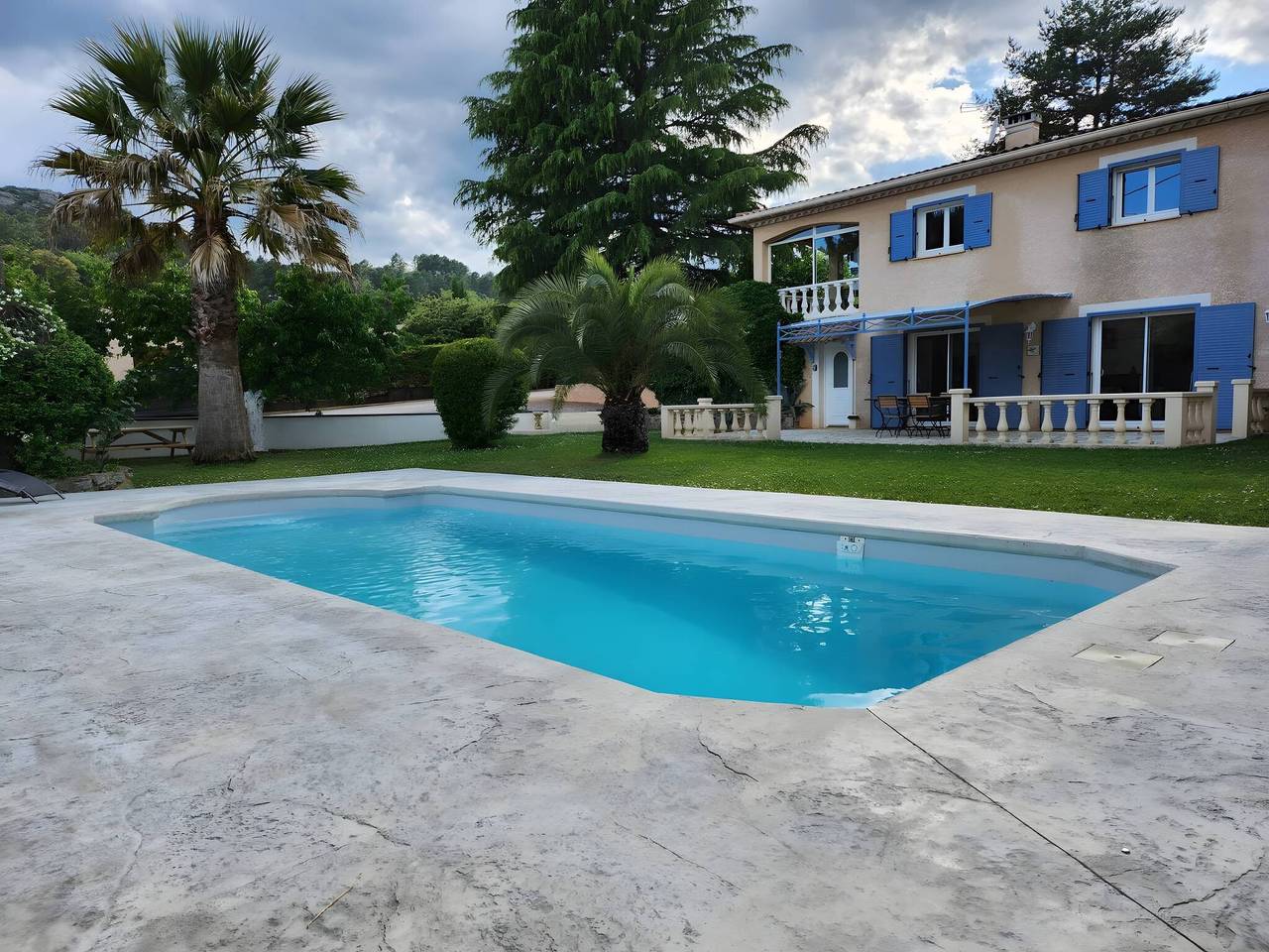 Gîte Papillon: Ferienhaus mit Bergblick, Wlan und Klimaanlage in Anduze, Cevennen