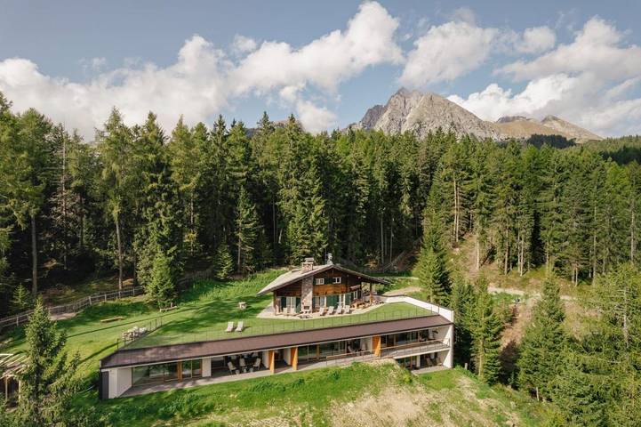 Chalet für 10 Personen, mit Balkon und Terrasse sowie Garten und Sauna in Hafling