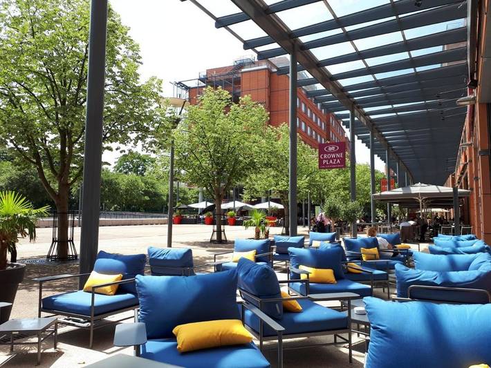Hôtel pour 4 personnes, avec Terrasse ainsi que Jardin et Vue