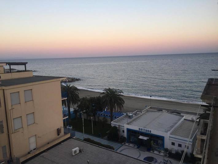 Appartamento per 4 persone, con Panorama a Albissola Marina