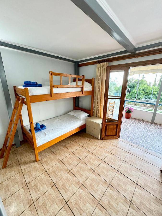 Maison d’hôte pour 3 personnes, avec vue ainsi que balcon et jardin, adapté aux familles à Himarë - 2