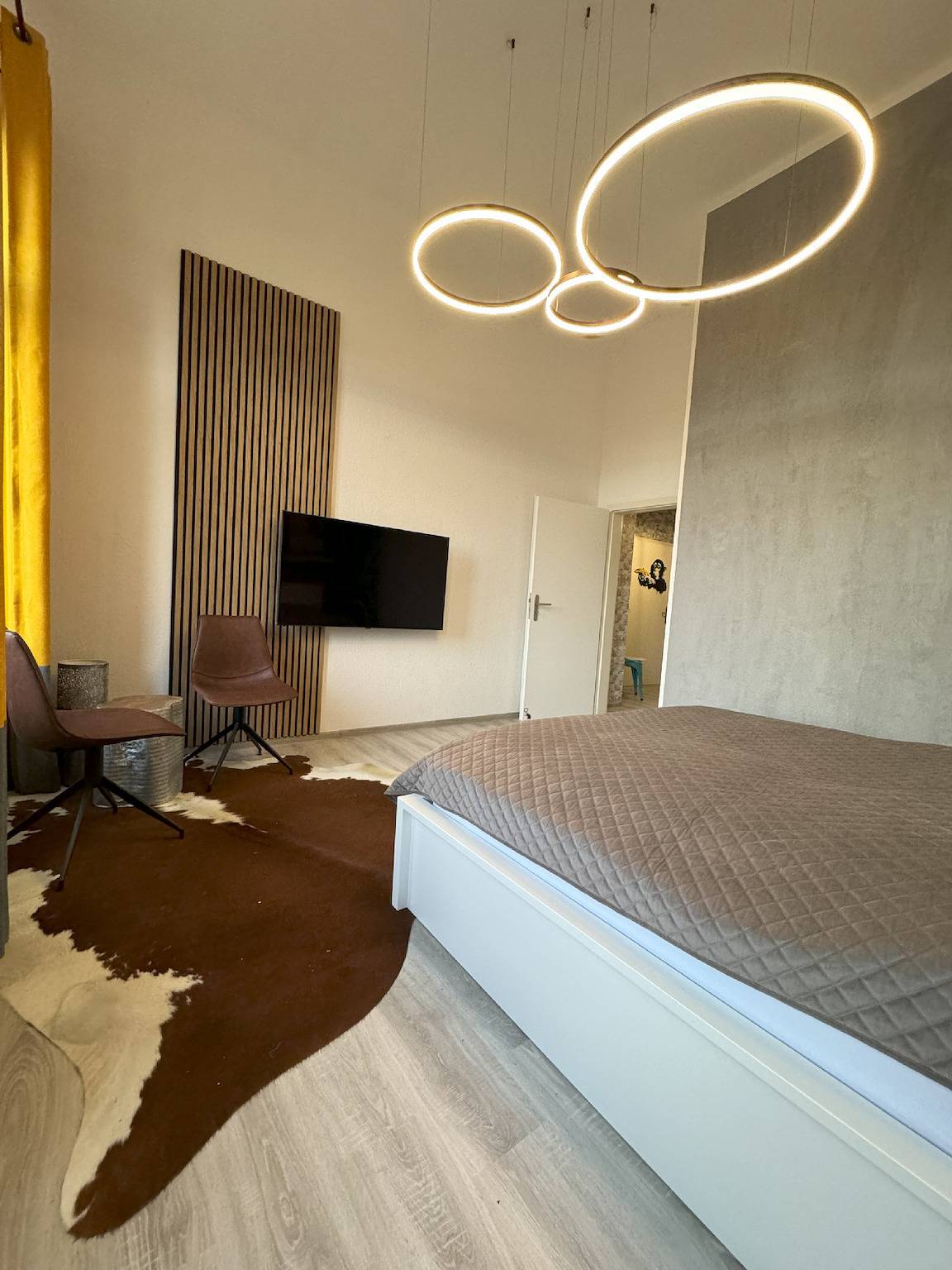 Ganze Ferienwohnung, Design Apartment Iii, hell, 35 Quadratmeter, Zentral zu Grenze Altstadt Park, Gratis Parkplatz in Görlitz, Oberlausitz Niederschlesien