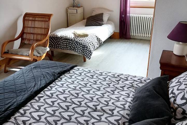 Group gîte with single rooms, no dormitories, in the heart of nature. in Le Chambon-sur-Lignon, Mézenc