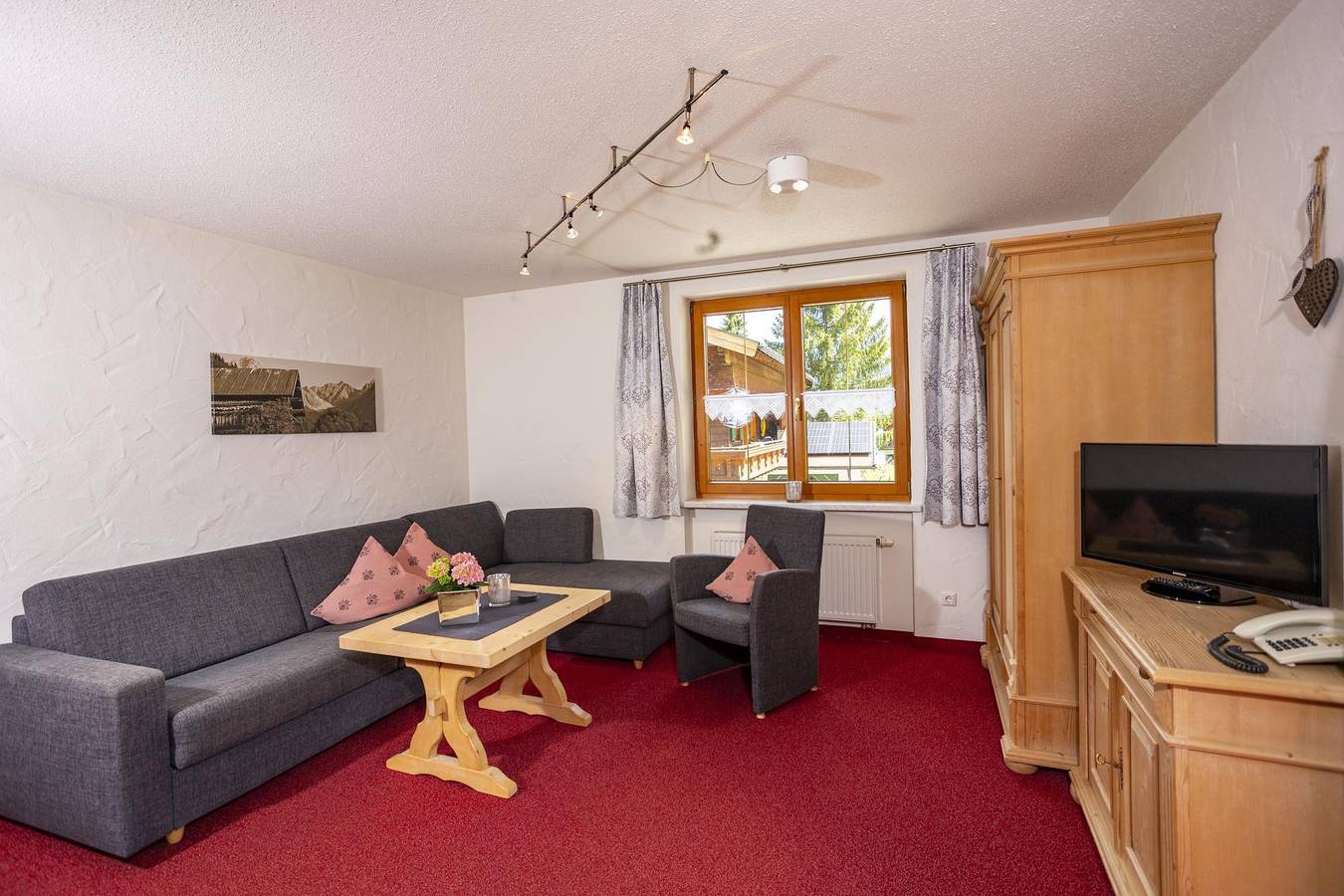 Geheel vakantieappartement, Apartment/1 Schlafraum/Dusche, Wc Top 2 in Mittelberg, Kleinwalsertal