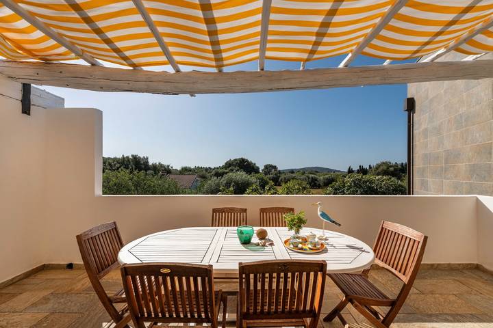 Accogliente appartamento per vacanze "Villa Fico 2" con balcone, giardino e aria condizionata in Chia, Domus De Maria